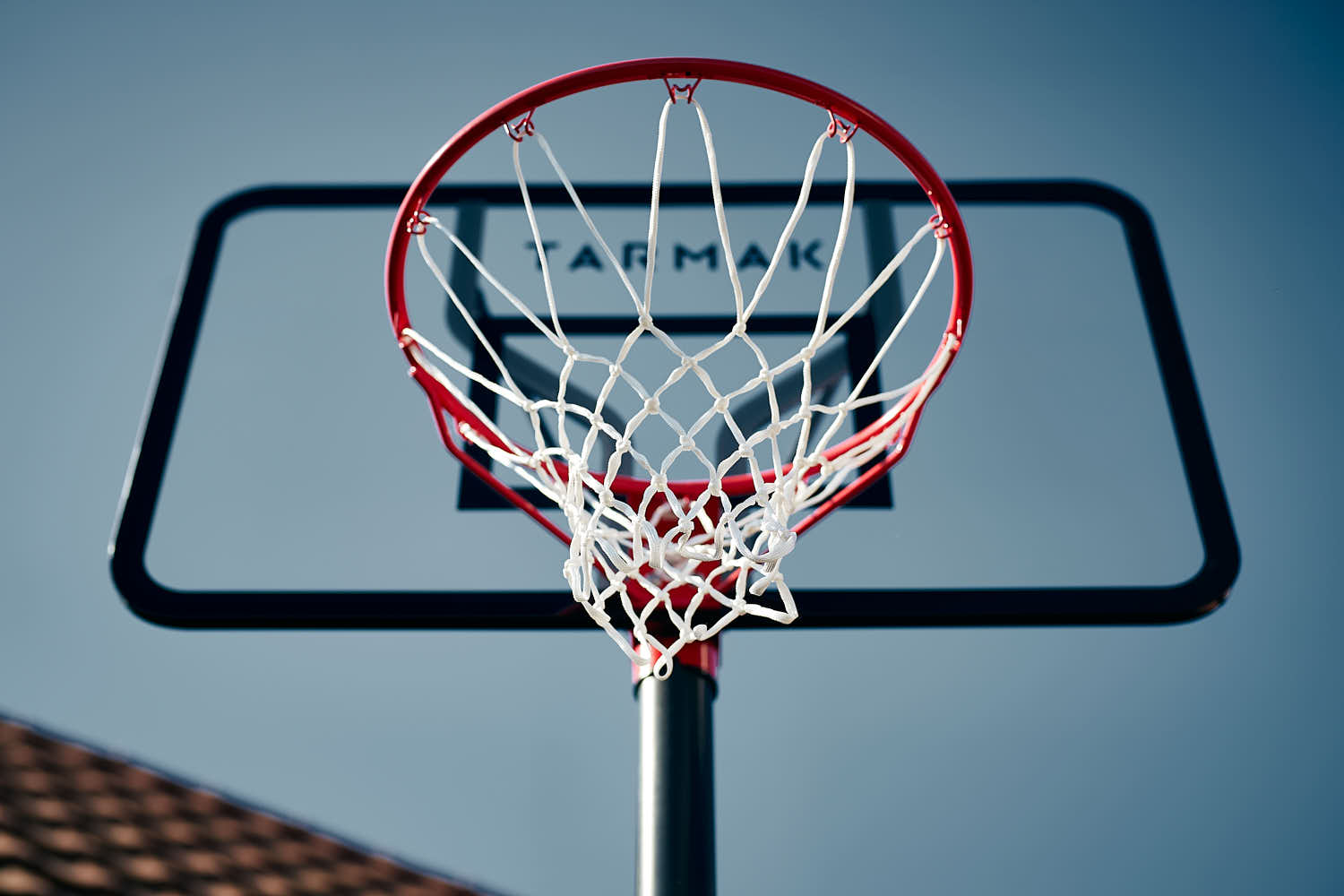 Photo d'un panier de basket. Produit photographié pour une campagne de pub par le studio Nordé